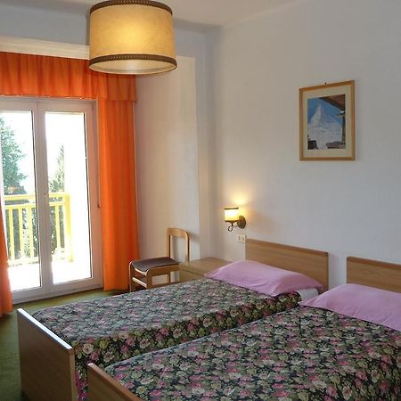 Hotel Terminus Levico Terme Bagian luar foto