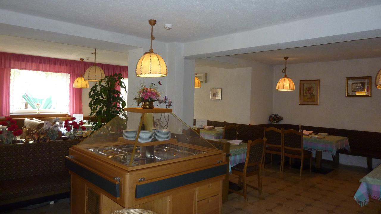 Hotel Terminus Levico Terme Bagian luar foto