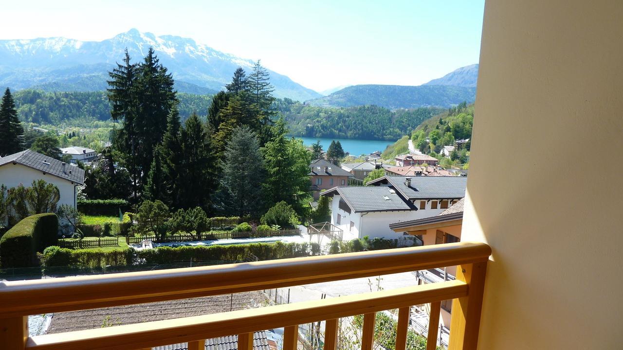 Hotel Terminus Levico Terme Bagian luar foto