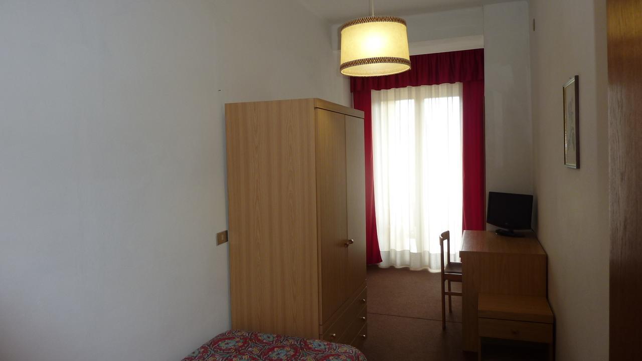 Hotel Terminus Levico Terme Bagian luar foto