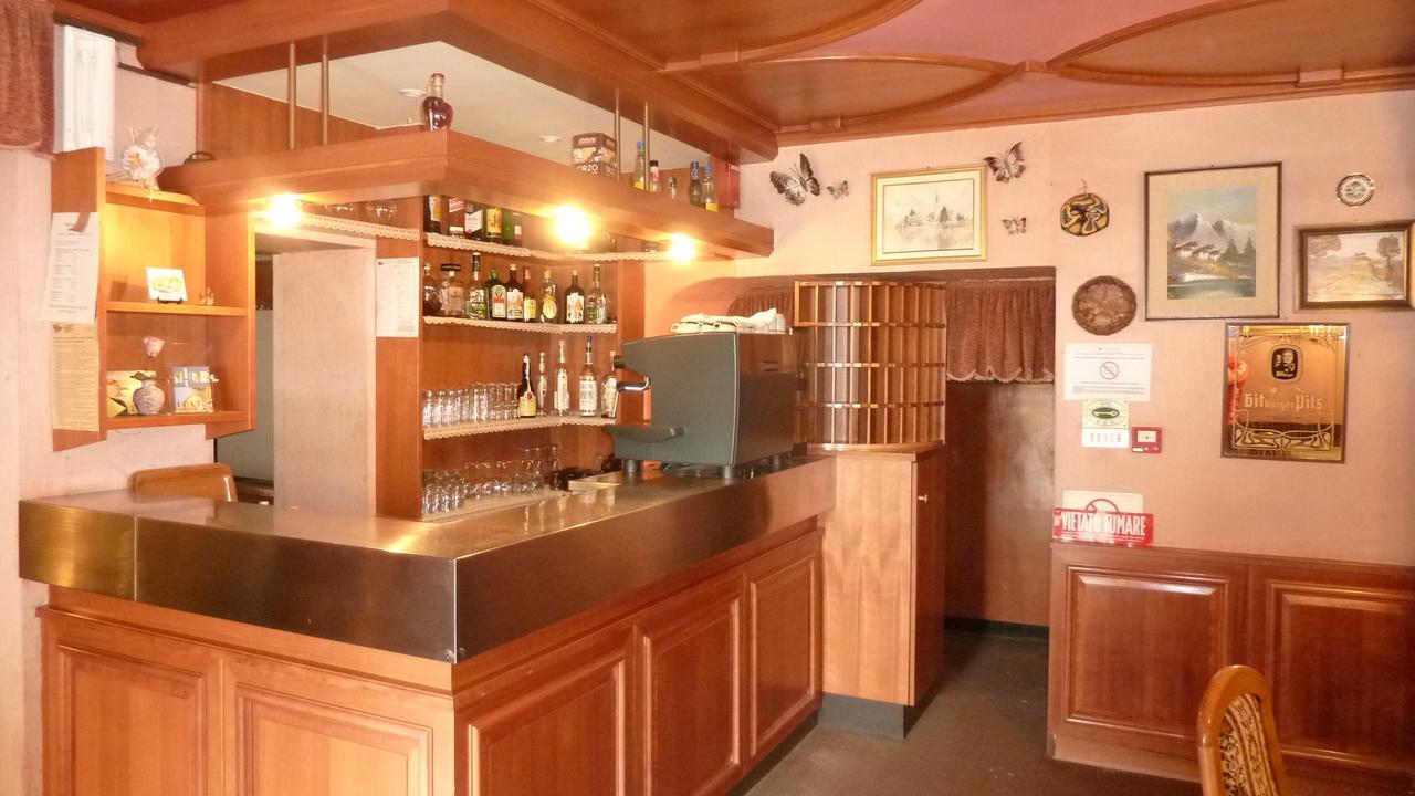Hotel Terminus Levico Terme Bagian luar foto